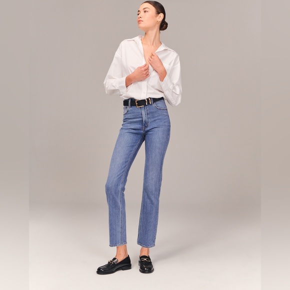 Abercrombie & Fitch Denim - Abercrombie & Fitch Ankle Straight Ultra High Rise Medium Wash size 32 / 14